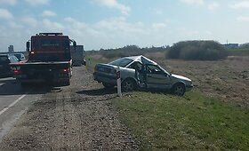 Stipraus vėjo sukeltoje avarijoje pajūryje žuvo moteris