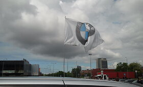 Klaipėdą sudrebino milžini&scaron;ka BMW automobilių kolona