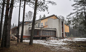 &bdquo;Brežnevo vila&ldquo; Kazlų Rūdos miškuose