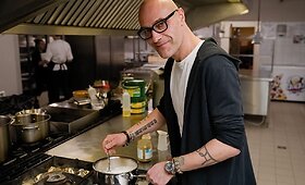 Žinomi žmonės Vilniuje dalyvavo labdaringoje Kūčių ir Kalėdų patiekalų degustacijoje