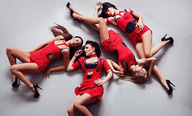 &bdquo;4 Roses&rdquo; merginos įsiamžino gundančioje fotosesijoje
