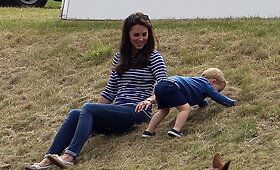 Hercogienė Catherine su princu George&lsquo;u leido laiką polo rungtynėse