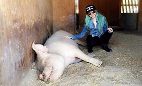 Simona Milinytė apsilankė gyvulių fermoje