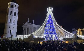 Vilniaus Kalėdų eglė 2019: įžiebimas Katedros aik&scaron;tėje
