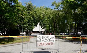 Protestuotojai prie Vyriausybės