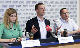 G.Landsbergio ir iniciatyvinės grupės dėl para&scaron;ų rinkimo prie&scaron; Baltarusijos AE atstovų spaudos konferencija