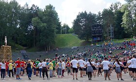 Vaikų dainų &scaron;ventės repeticija Kalnų parke