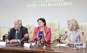 Žemės ūkio ministrės V.Baltraitienės ir Latvijos žemės ūkio ministro J.Duklavs spaudos konferencija