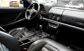 Parduodama &bdquo;Ferrari Testarosa&ldquo;
