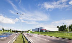 &bdquo;Porsche&ldquo; centras Vilniuje naudos atsinaujinančius elektros &scaron;altinius
