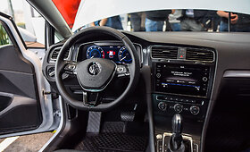 Atnaujintas &bdquo;Volkswagen Golf&ldquo;