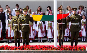 I&scaron;kilminga valstybės vėliavų pakėlimo ceremonija S.Daukanto aik&scaron;tėje