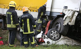 Avarija sostinės Kirtimų gatvėje: susidūrė keturi lengvieji automobiliai ir vienas sunkiasvoris
