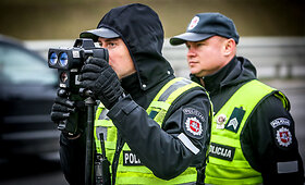 Kelių policijos dieninis reidas ir vairuotojų skatinimo akcija Vilniaus vakariniame aplinkkelyje
