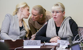 Vyriausiosios rinkimų komisijos posėdis dėl tautinių kostiumų klausimo