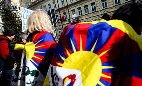 Minint nacionalinio tibetiečių sukilimo 60-metį vyko piketas prie Kinijos ambasados Vilniuje