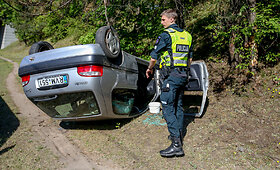 Sostinėje apsivertė automobilis &bdquo;Citroen&ldquo;