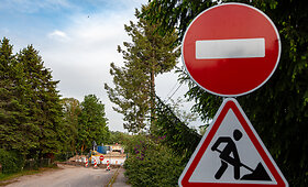 Perstatomas tiltas per Dūk&scaron;tos upę Mai&scaron;iagaloje (Vilniaus raj.)
