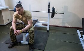 Ukrainos desantininkų kasdienybė užnugario bazėje &ndash; sportas ir ginklai