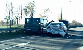Penktadienio popietę eismą stabdo avarija kelyje Vilnius &ndash; Kaunas