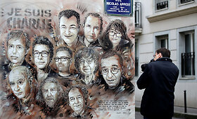 Paryžiuje pagerbtos &bdquo;Charlie Hebdo&ldquo; redakcijoje ir žydų parduotuvėje nužudytos aukos