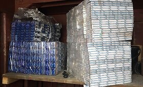 Klaipėdoje su įkalčiais sulaikyti du kontrabandą sandėliavę vyrai