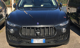 Pasieniečiai sulaikė du vogtus prabangius automobilius