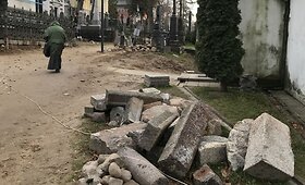 Rasų kapinės per Vėlines