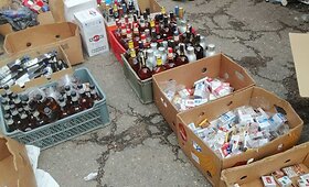 &Scaron;iuk&scaron;lių pilname garaže rasta ir cigarečių, ir alkoholio
