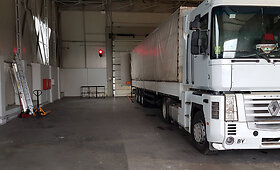 Medininkuose ir Raigarde sulaikyti trys krovininiai automobiliai su kontrabanda