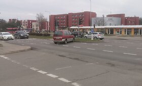 Į važiuojamąją kelio dalį i&scaron;riedėjęs automobilis Jeruzalėje, Vilniuje