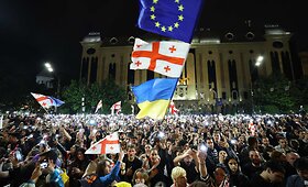 Sakartvele tęsiasi protestai prie&scaron; &bdquo;užsienio įtakos&ldquo; įstatymą