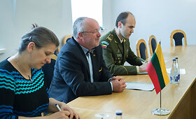 Juozas Olekas sustiko su Vokietijos Bundestago gynybos komiteto pirmininko pavaduotoju ir Vokietijos ambasadore