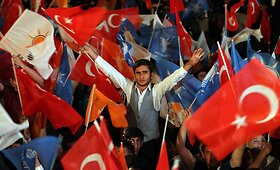 Per parlamento rinkimus Turkijos valdančioji partija neteko daugumos