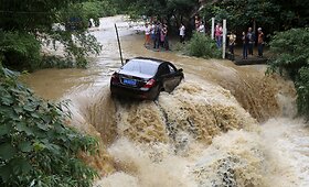 Tęsiasi gausaus lietaus sukelti potvyniai Kinijoje