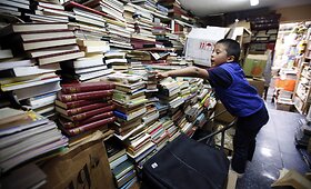 &Scaron;iuk&scaron;liavežys Kolumbijoje surinktomis i&scaron;mestomis knygomis dalinasi įkurtoje bibliotekoje