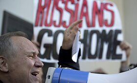 Baltarusijos aktyvistai protestuoja prie&scaron; planus įkurti &scaron;alyje Rusijos karinių oro pajėgų bazę