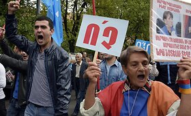 Armėnijos opozicijos protestas dėl paskelbto referendumo