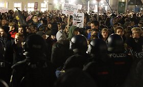Drezdene per migrantų prie&scaron;ininkų ir gynėjų protestus sunkiai sužeistas vienas demonstrantas