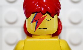 Žymūs muzikos albumų vir&scaron;eliai atkurti i&scaron; &bdquo;Lego&ldquo; kaladėlių