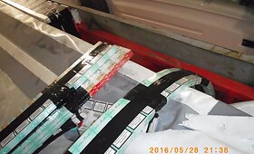 Pareigūnai aptiko kontrabandinių cigarečių slėptuvę krovininio automobilio puspriekabėje