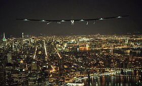 Orlaivis &bdquo;Solar Impulse 2&ldquo; i&scaron; Niujorko oro uosto leidosi į kelionę per Atlantą
