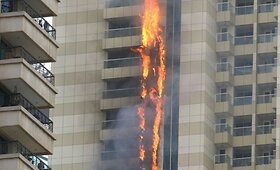 Dubajuje dega vienas dangoraižių
