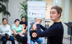 Muzikos konkursų laureatai ie&scaron;ko naujų auditorijų: Lietuvoje vyko  projekto &bdquo;Give Music a Future&ldquo; renginiai