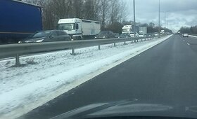 Slidžioje automagistralėje tarp Vilniaus ir Kauno &ndash; trys eismo įvykiai