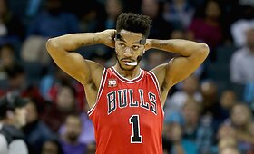 Įspūdingiausi NBA nakties epizodai: kruvinas nokautas ir Valančiūno klyksmas