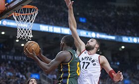 Rekordinė &bdquo;Raptors&ldquo; pergalė su pakartotu Jono Valančiūno rekordu