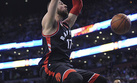 J.Valančiūnas sugrįžo į aik&scaron;tę, o &bdquo;Raptors&ldquo; užsitikrino vietą atkrintamosiose