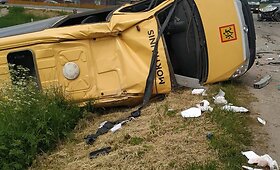 &bdquo;Lexus&ldquo; ir mokyklinio autobuso avarija Poderi&scaron;kiuose