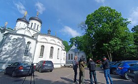 Rūkančius prie mokyklų paauglius Kauno policija fiksuoja dronu